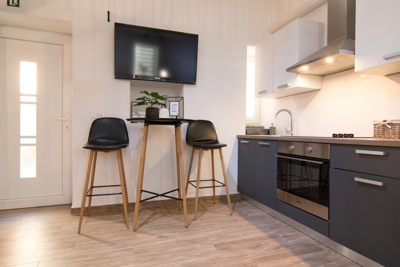 Moet With Garden Apartment Pula Bagian luar foto