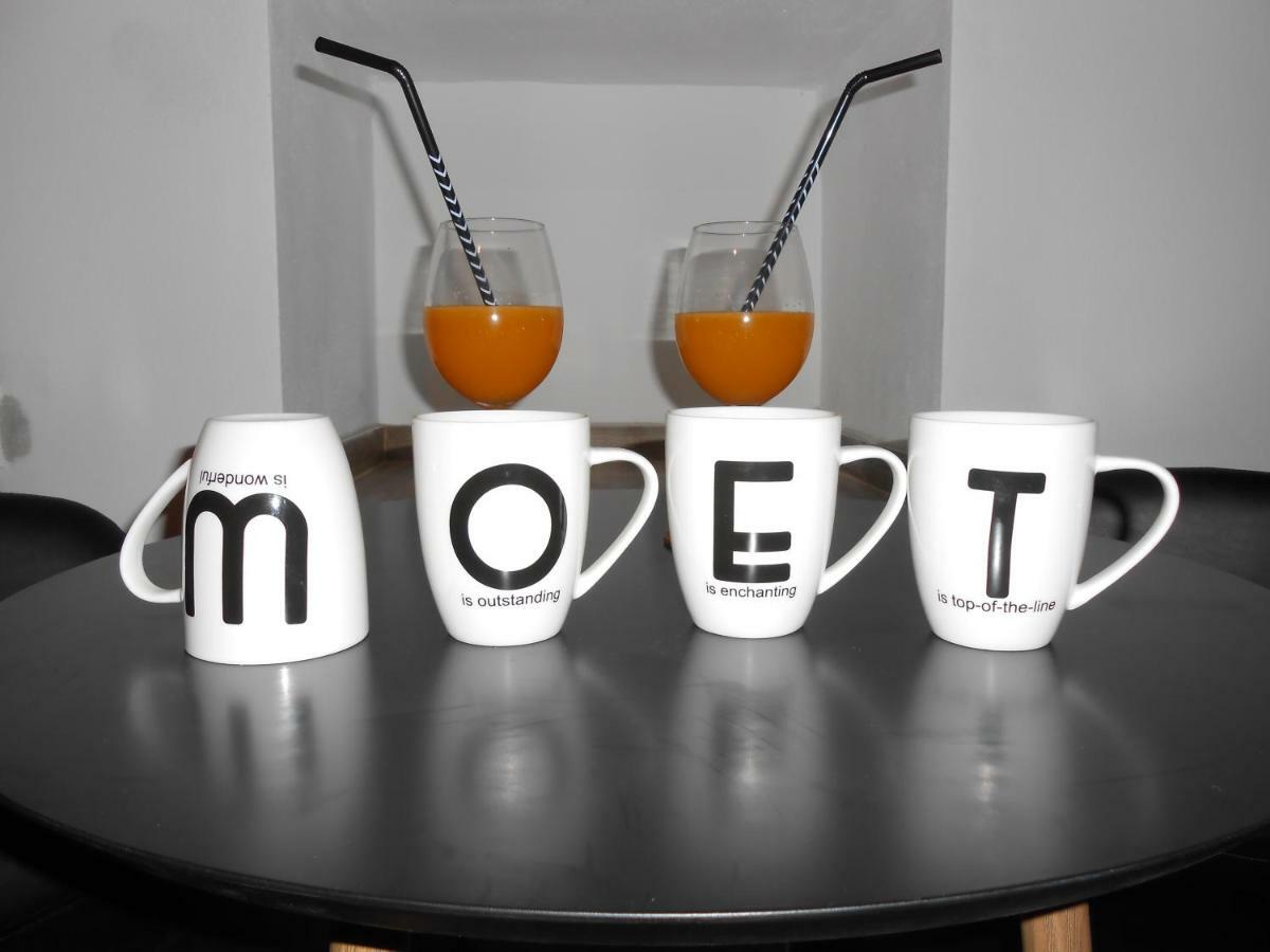 Moet With Garden Apartment Pula Bagian luar foto